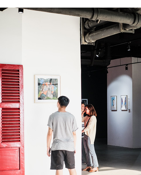 Giới trẻ Sài thành háo hức check-in triển lãm 'Vẽ về hát bội'